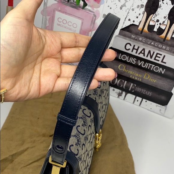 Sold✈️✈️✈️Celine shoulder bag - Picture 5 of 15